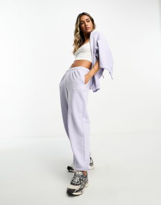 PacSun - Jogginghose in der Farbe Cosmic Sky mit Bündchen und Schriftzug, Kombiteil-Lila