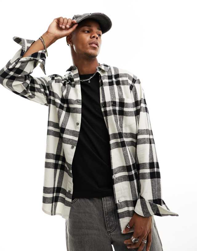 PACSUN - oat milk plaid classic shirt in cream and black