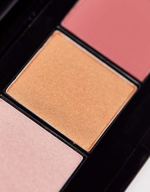 Paleta para ojos Essentialist Jizoh Street Reds 08 de Shiseido, 3 de 4