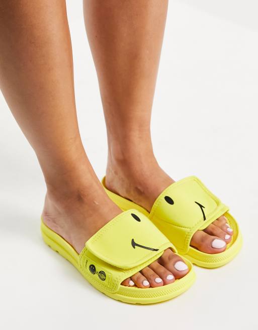 Palladium Be Kind slides in yellow