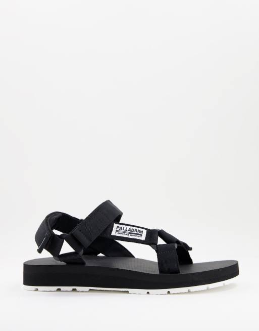 Palladium – Outdoorsy – Urbane Sandalen in Schwarz