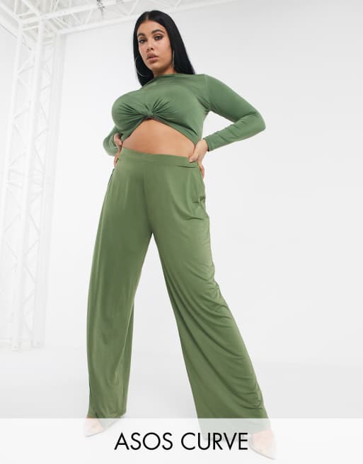 Conjunto ceñido en color caqui de ASOS DESIGN Curve, 3 de 3