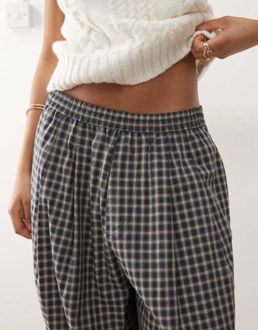 Pantalones a cuadros oscuros de corte bombacho extragrande de COLLUSION Unisex, 5 de 5
