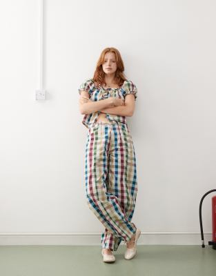 Pantalones a cuadros vichy multicolores de pernera barrel de Reclaimed Vintage