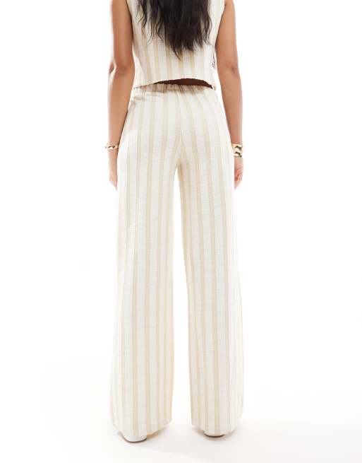 Pantalones a rayas beis de pernera ancha y talle bajo de ASOS DESIGN (parte de un conjunto), 2 de 4