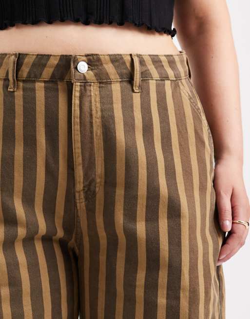 Pantalones a rayas de pernera barrel con acabado lavado de ASOS DESIGN Curve, 3 de 5