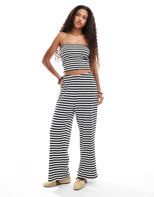 Pantalones a rayas monocromáticas de punto acanalado de Vero Moda (parte de un conjunto), 2 de 5