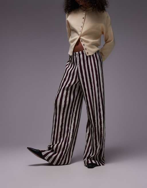 Pantalones a rayas verticales burdeos oscuro de pernera ancha de tejido plisado de Topshop