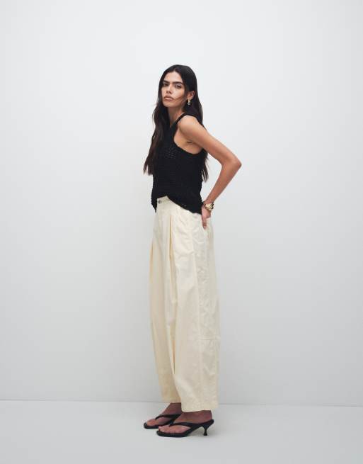 Pantalones amarillo pastel de corte globo y estilo casual de Miss Selfridge, 2 de 7