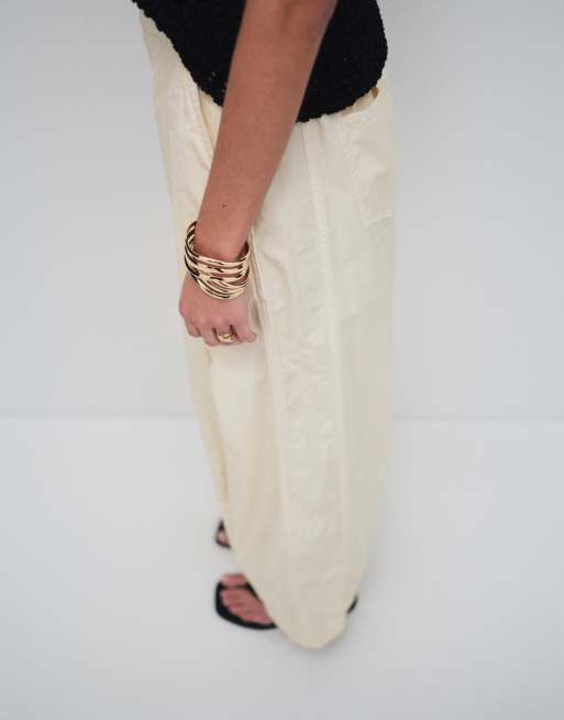 Pantalones amarillo pastel de corte globo y estilo casual de Miss Selfridge, 4 de 7