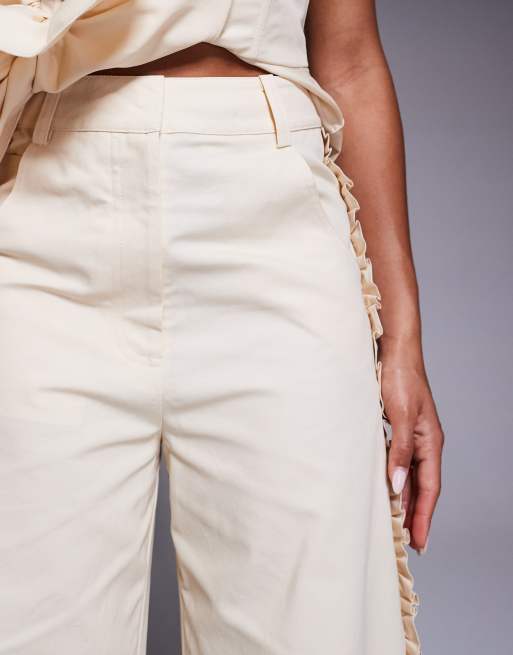 Pantalones amarillo pastel de pernera barrel con volante de sarga de algodón de ASOS LUXE (parte de un conjunto), 5 de 5