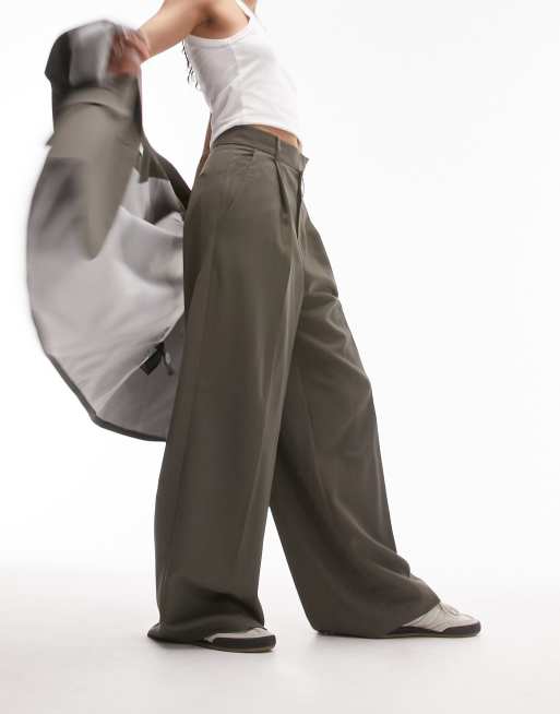 Pantalones asimétricos de pernera ancha con lavado gris oscuro de Topshop (parte de un conjunto) , 4 de 4