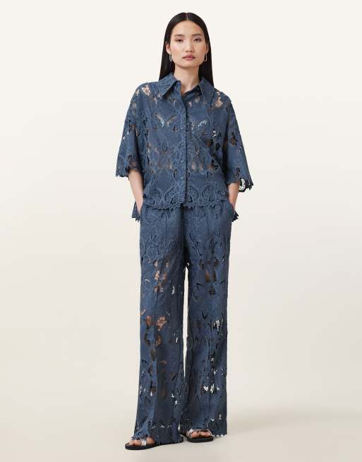 Pantalones azul empolvado con diseño bordado Charli de AllSaints, 5 de 6