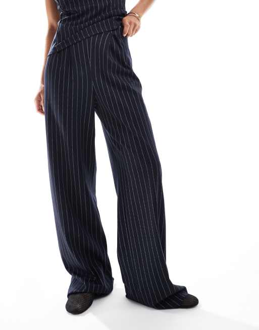 Pantalones azul marino con raya diplomática de punto liso de ASOS DESIGN (parte de un conjunto), 2 de 5