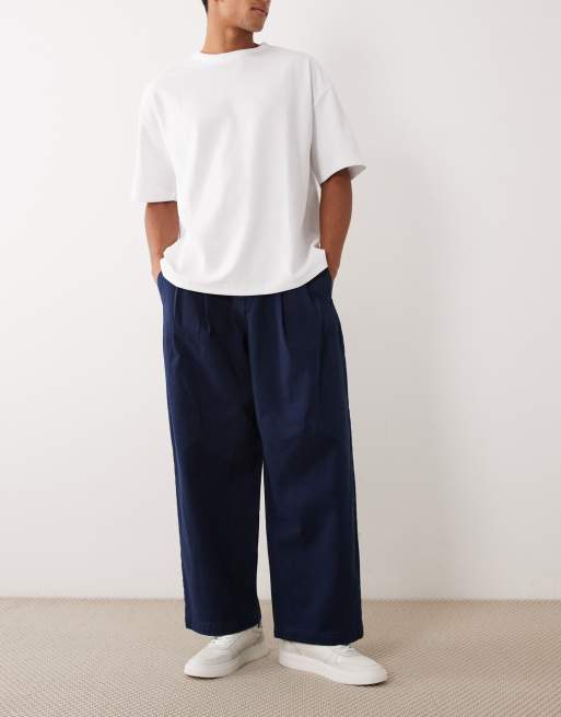 Pantalones azul marino de corte barrel con pinzas de ASOS DESIGN, 5 de 5