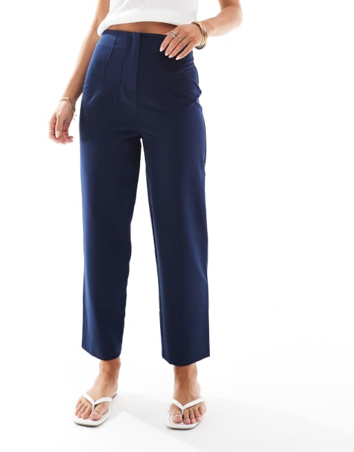 Pantalones azul marino de corte cigarette Essentials de Miss Selfridge Petite, 4 de 5