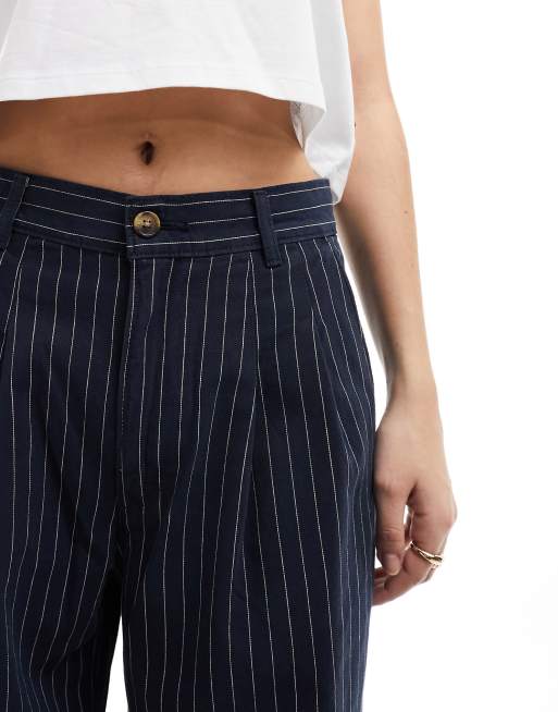 Pantalones azul marino de pernera ancha con pinzas y raya diplomática de Levi's, 4 de 5