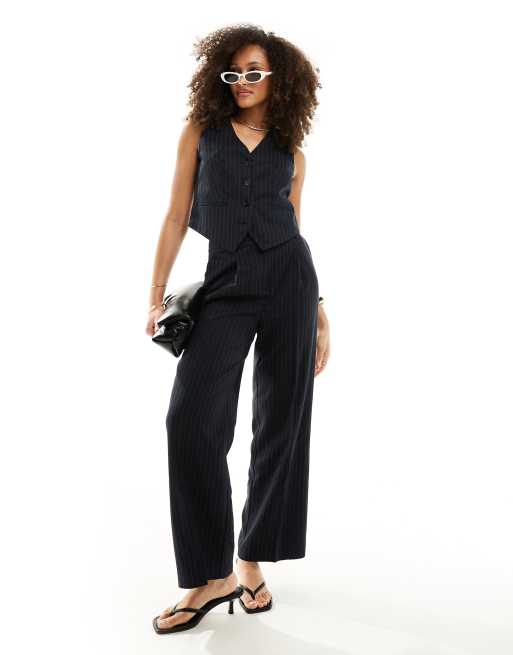 Pantalones azul marino de pernera ancha con raya diplomática de New Look