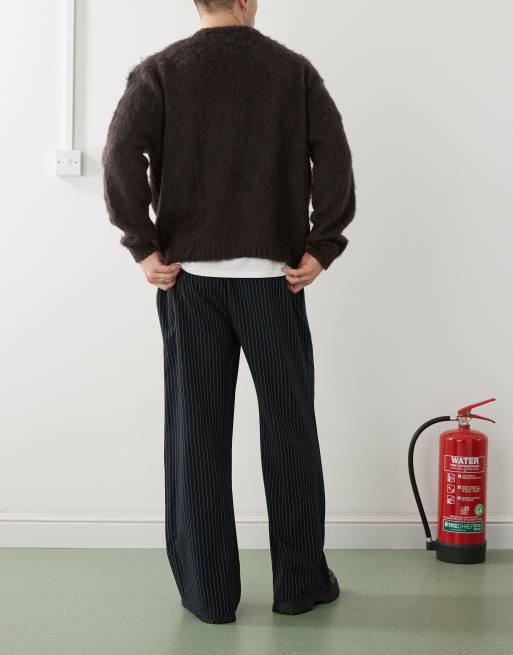 Pantalones azul marino de pernera ancha con raya diplomática de Reclaimed Vintage , 2 de 5