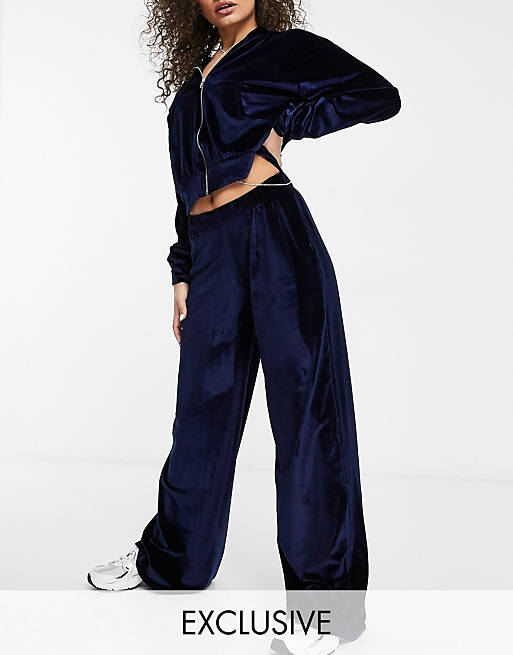 Pantalones azul marino de terciopelo de pernera ancha exclusivos de Fashionkilla (parte de un conjunto)
