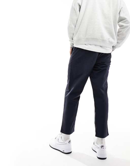 Pantalones azul marino técnicos de corte tapered holgado Hawtin de Farah, 3 de 5