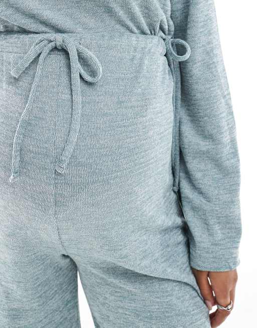 Pantalones azul pálido jaspeado de pernera ancha de punto flameado de Mamalicious Maternity (parte de un conjunto), 2 de 5