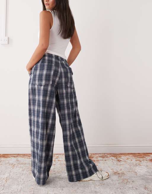 Pantalones azules a cuadros de talle bajo y corte globo de COLLUSION, 4 de 5