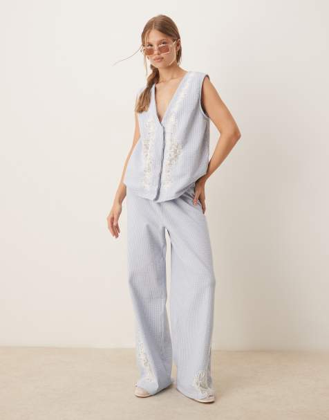 Pantalones azules a rayas de pernera ancha con diseño bordado de sirsaca de ASOS DESIGN (parte de un conjunto) - view 1