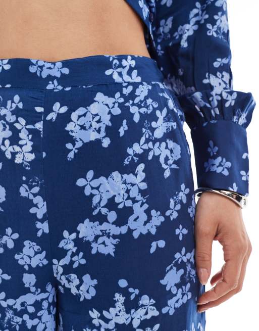 Pantalones azules de pernera ancha con diseño estampado Delphine de French Connection (parte de un conjunto), 4 de 5