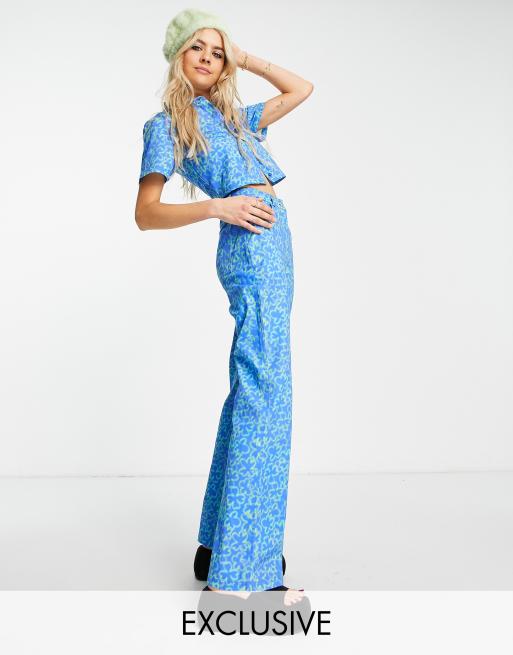 Pantalones para festivales de recta con estampado floral neón de COLLUSION de un conjunto) | ASOS