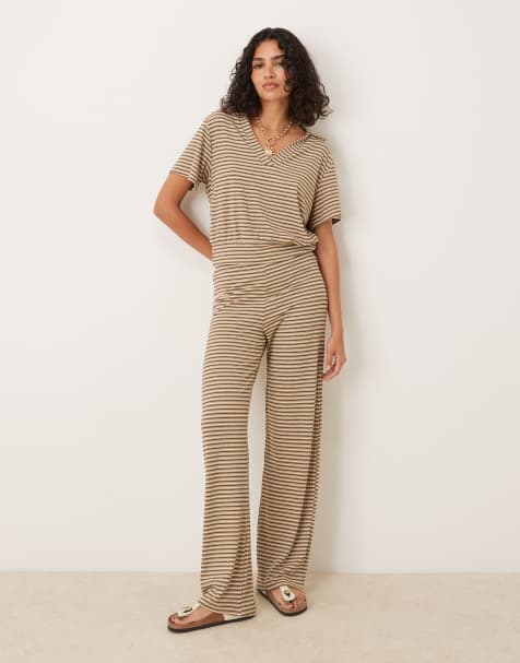 Pantalones beis a rayas de pernera ancha de ASOS DESIGN (parte de un conjunto) - view 1