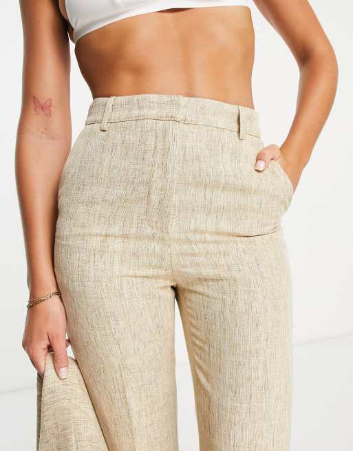 Pantalones beis de corte sartorial de NA-KD x Femmeblk (parte de un conjunto), 3 de 4