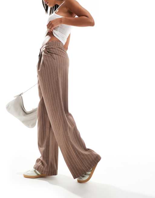 Pantalones beis de pernera ancha y corte masculino con raya diplomática de Reclaimed Vintage