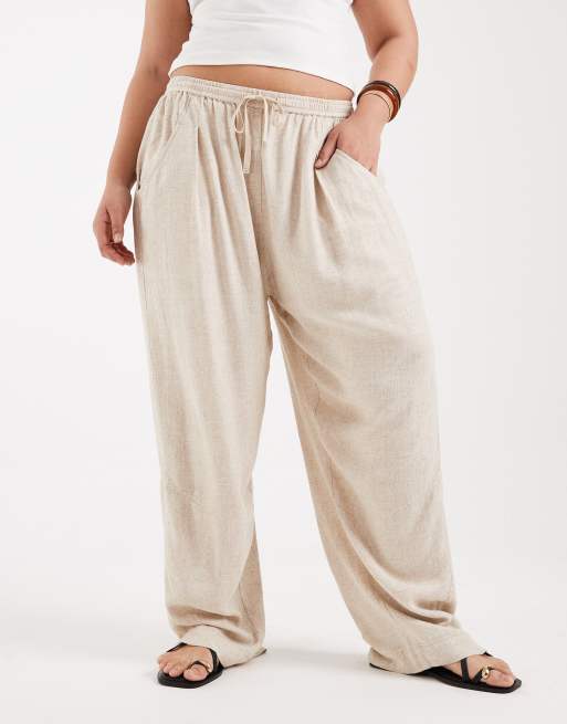Pantalones beis utilitarios sin cierres de sarga de lino de ASOS DESIGN Curve, 2 de 5