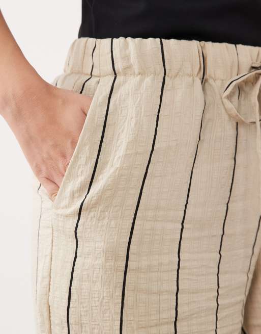 Pantalones beis y negros a rayas de pernera ancha de JDY Petite, 3 de 5