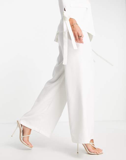 Pantalones blanco hueso de pernera ancha con hebilla lateral de Extro & Vert (parte de un conjunto), 3 de 4
