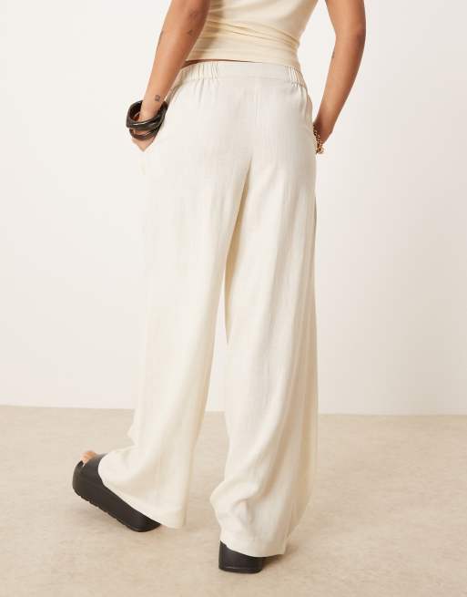 Pantalones blanco hueso de pernera recta holgada de mezcla de lino de ASOS DESIGN Petite, 2 de 5