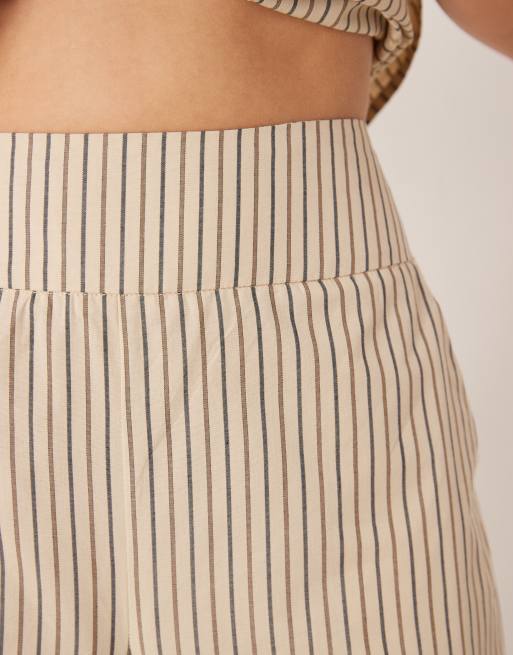 Pantalones blancos a rayas azules sin cierres con cinturilla gruesa de Glamorous (parte de un conjunto), 3 de 5