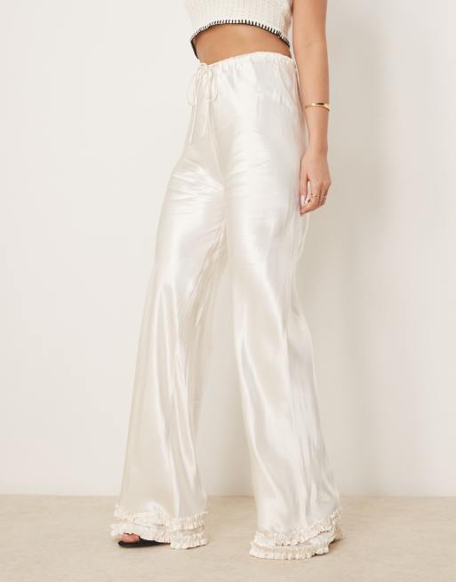 Pantalones blancos con detalle en el bajo de satén Citara de VRG GRL, 4 de 5