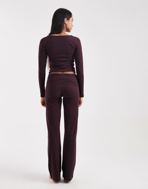 Pantalones burdeos con cintura vuelta de tejido suave Dreamy de Cotton On , 5 de 5