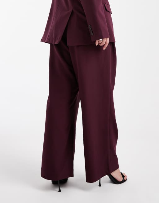 Pantalones burdeos de pernera ancha con cinturón de Vero Moda Curve (parte de un conjunto), 3 de 5