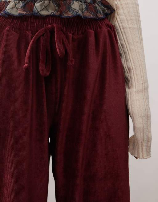 Pantalones burdeos de pernera ancha de canalé de Reclaimed Vintage, 5 de 5