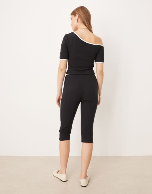 Pantalones capri negros con ribetes en contraste de canalé de ASOS DESIGN (parte de un conjunto), 5 de 5