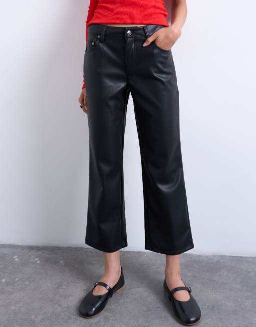 Pantalones capri negros de cuero sintético de Topshop, 3 de 5