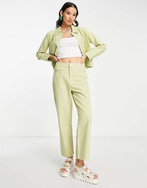 Pantalones capri verdes a cuadros de sastre de Levi's 