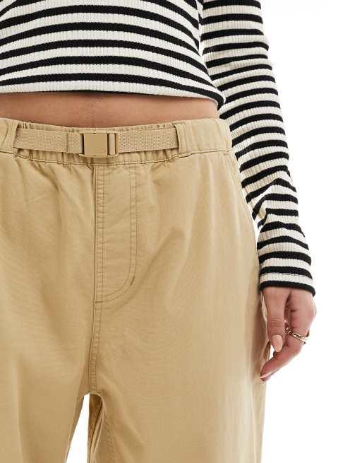 Pantalones caqui piedra utilitarios con cinturón Beta de The North Face, 2 de 5