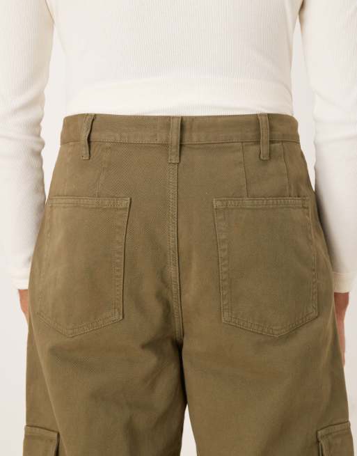 Pantalones caquis cargo de corte tapered holgado con pinzas de ASOS DESIGN, 4 de 5