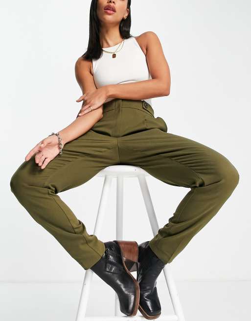 Pantalones caquis de corte sartorial de Vero Moda (parte de un conjunto)