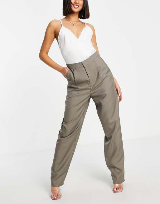 Pantalones caquis de corte sartorial y talle alto Lee de Gestuz (parte de un conjunto)