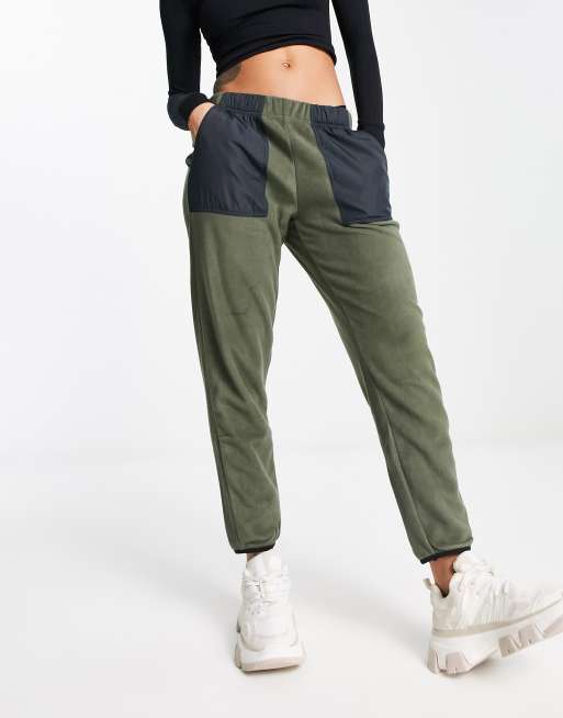 Pantalones caquis de estilo casual con bajos ajustados Cadha de Kavu